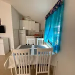 Διαμέρισμα Sun And Sea Vir